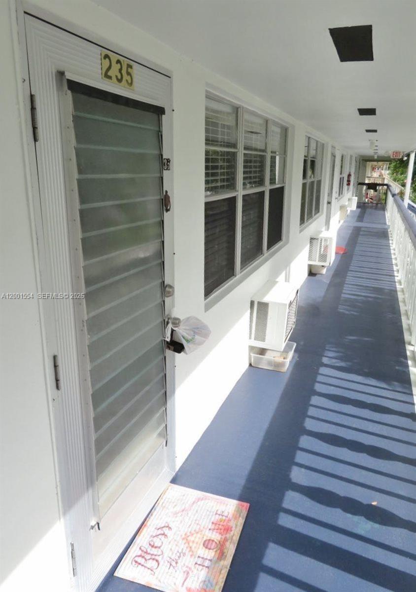 235 Northampton L # 235, West Palm Beach FL 33417