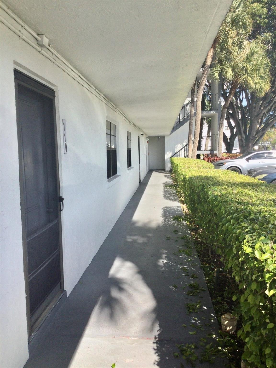 9233 SW 8th Street # 110, Boca Raton FL 33428
