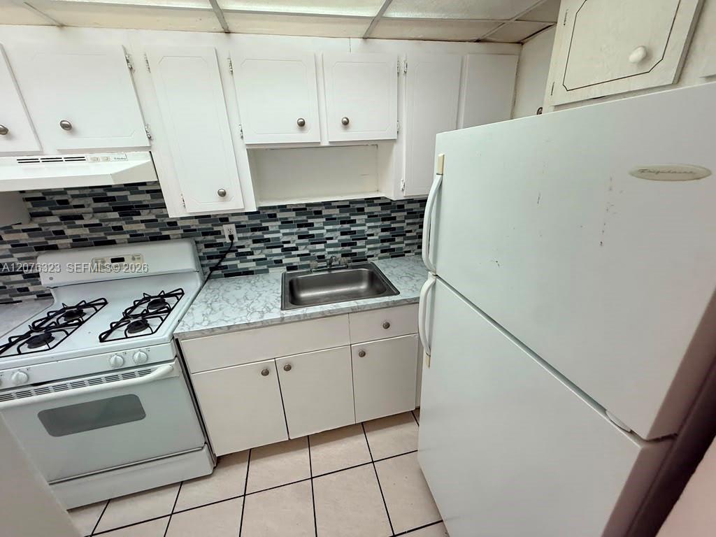 1300 W 47th Pl # 216A — Photo 3