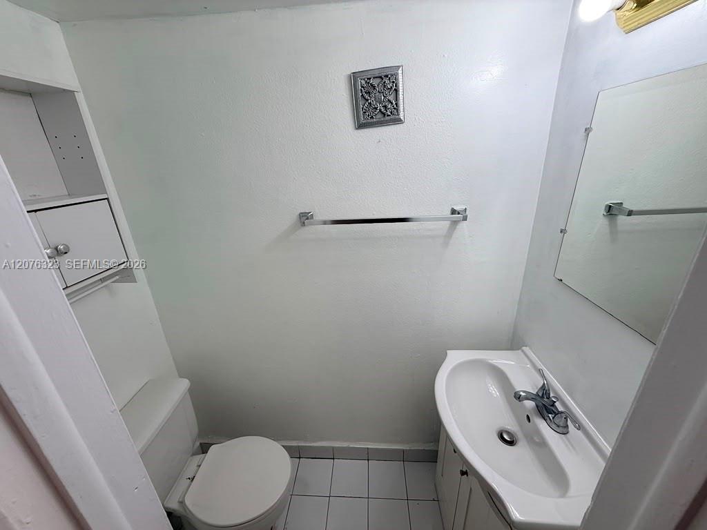 1300 W 47th Pl # 216A — Photo 4