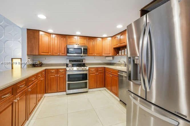 2869 W Trade Ave View 11