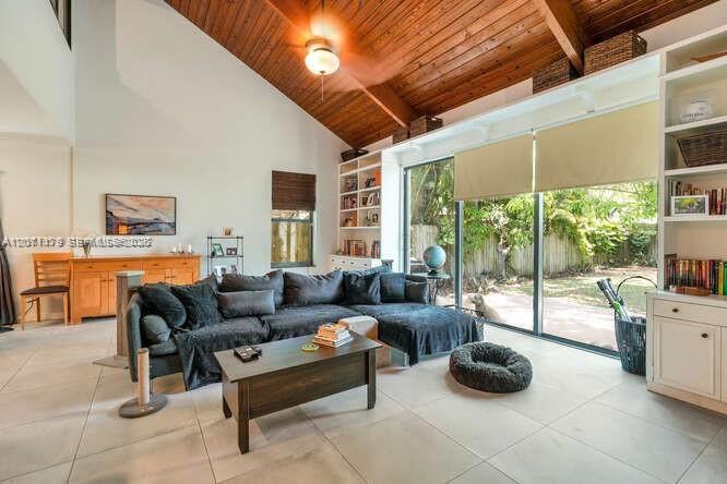 2869 W Trade Ave View 3