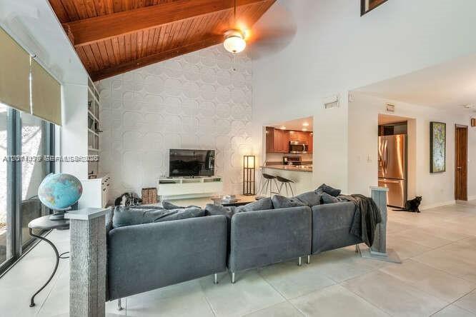 2869 W Trade Ave View 5