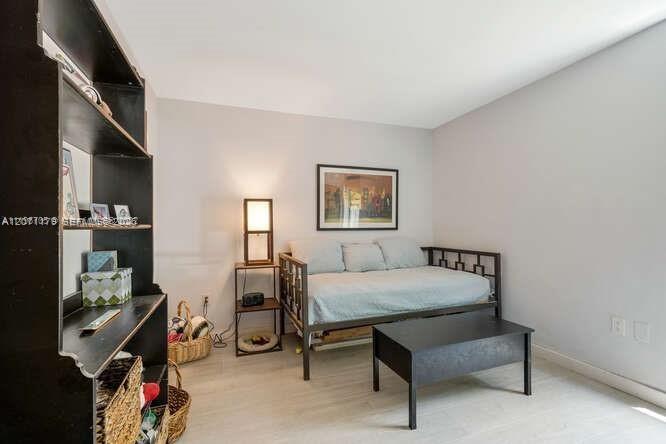 2869 W Trade Ave View 9