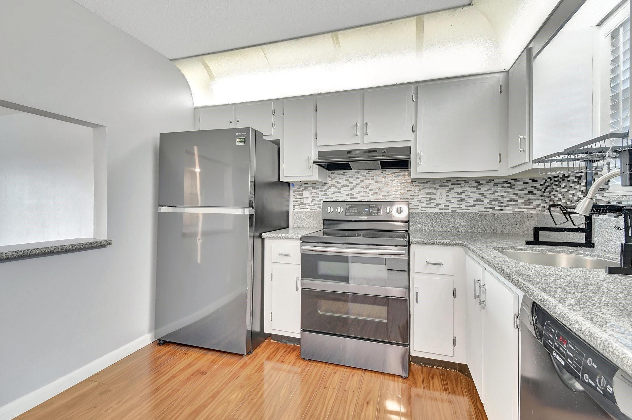 9300 SW 8TH Street # 303 — Photo 2