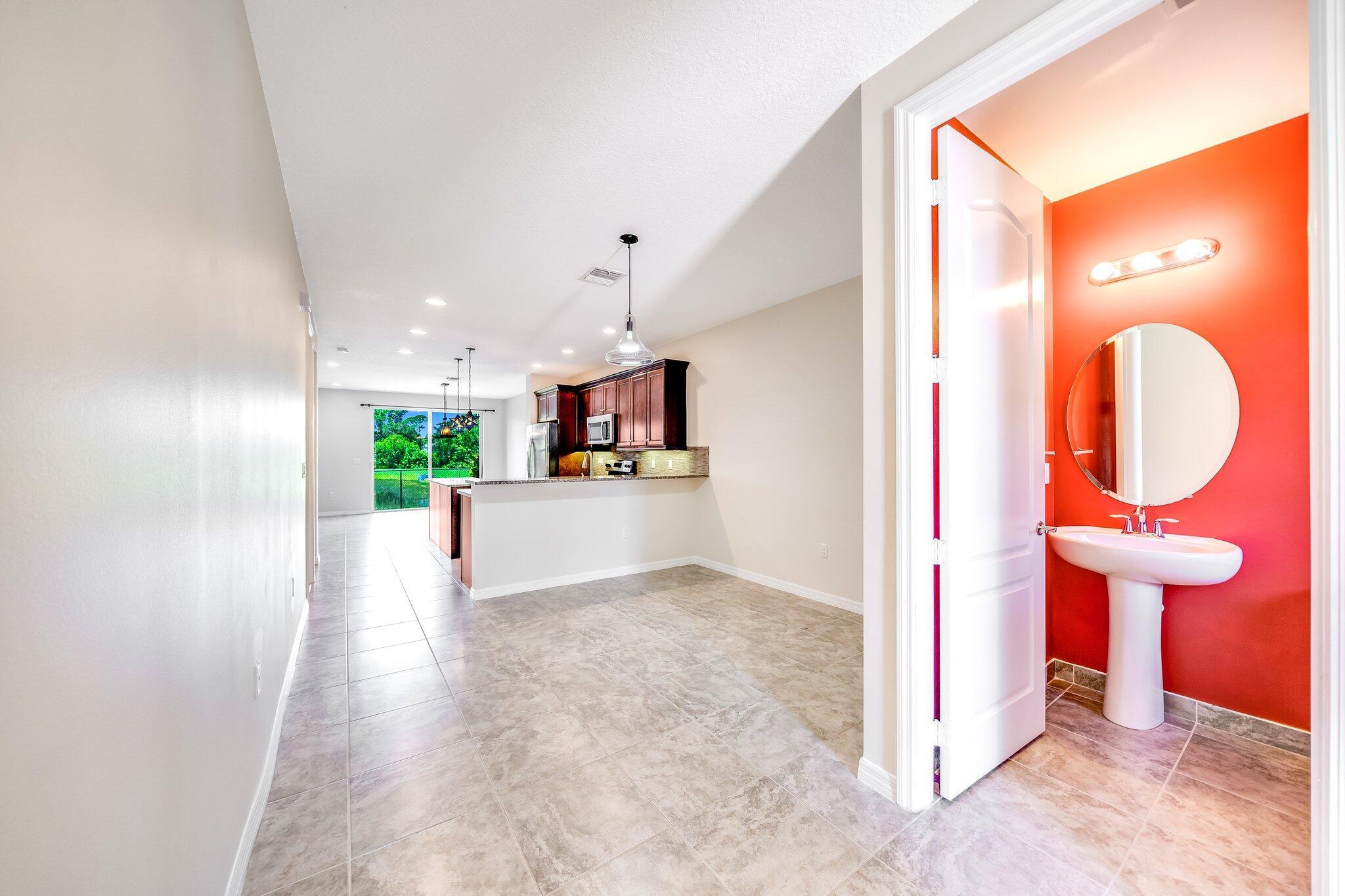4543 Tara Cove Way — Photo 3