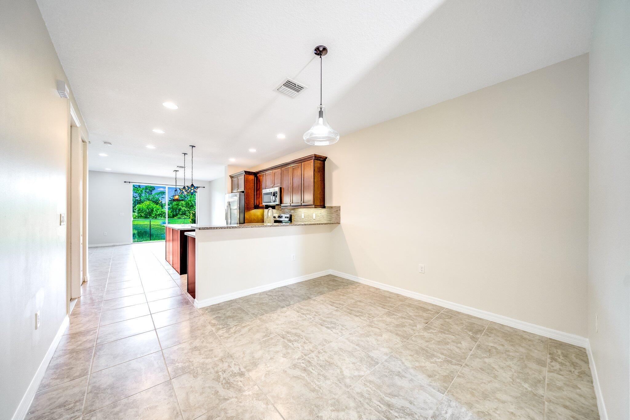 4543 Tara Cove Way — Photo 5