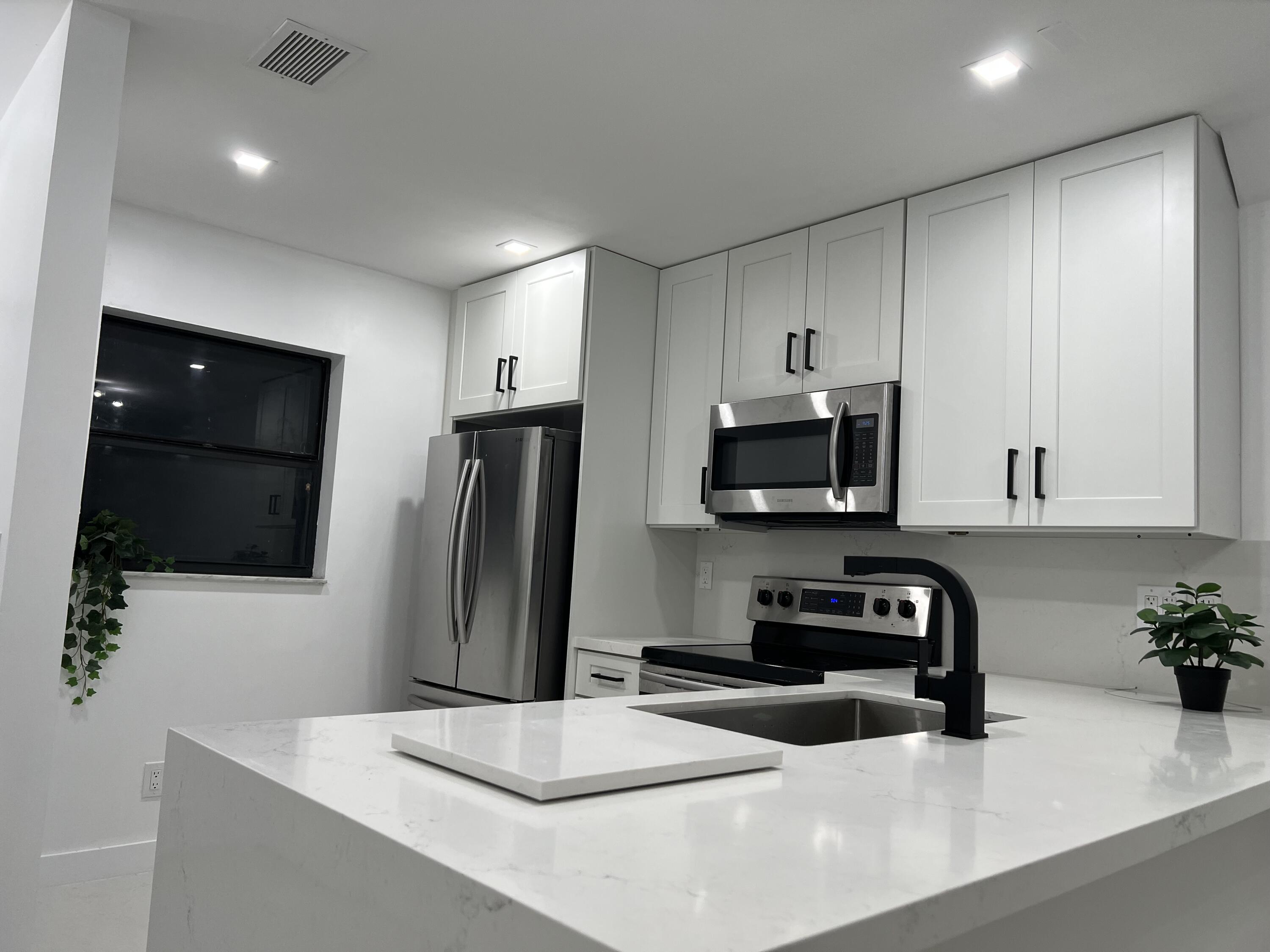 1088 NW 106TH Terrace # 206 — Photo 2