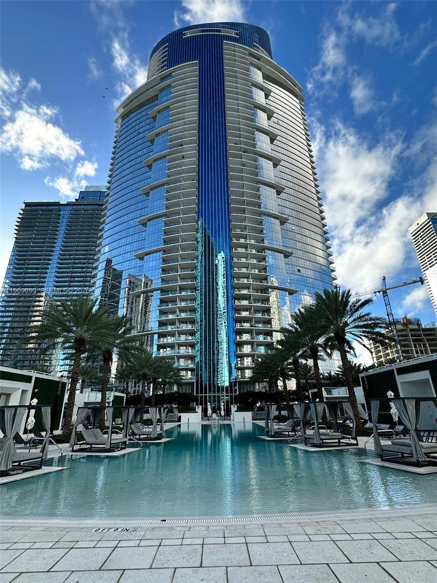 851 NE 1st Ave # 2212, Miami FL 33132