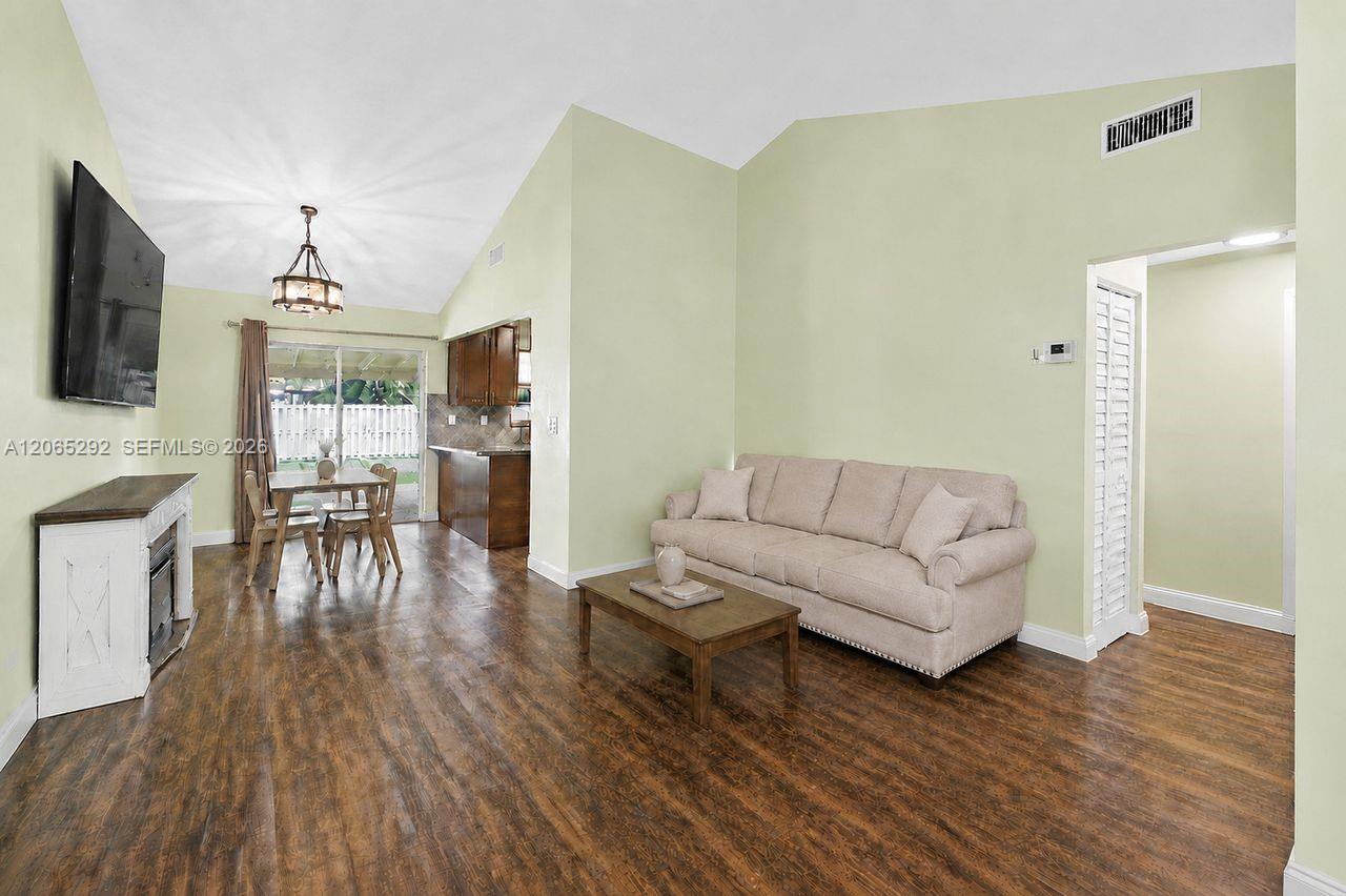 10340 SW 154th Pl # 41 — Photo 4