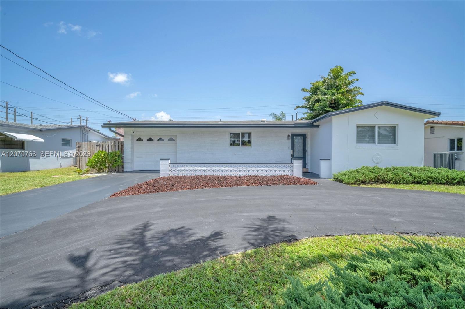 4448 SW 37th Ave — Photo 4
