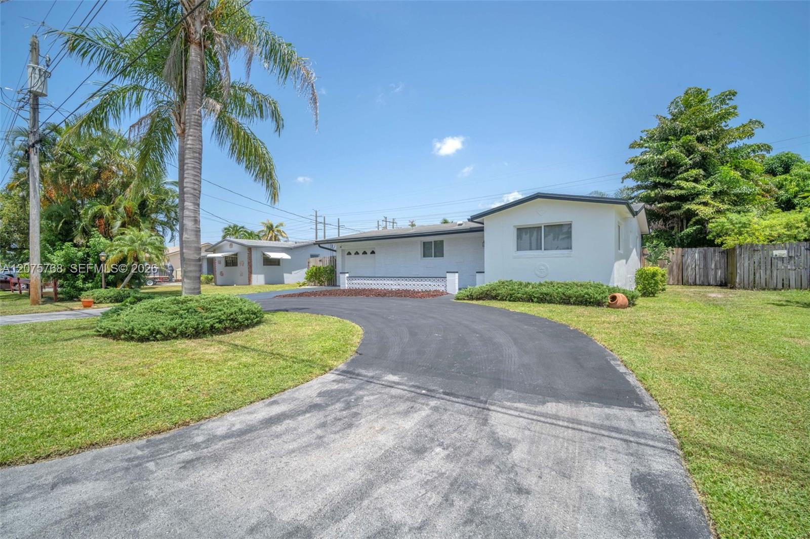 4448 SW 37th Ave — Photo 5