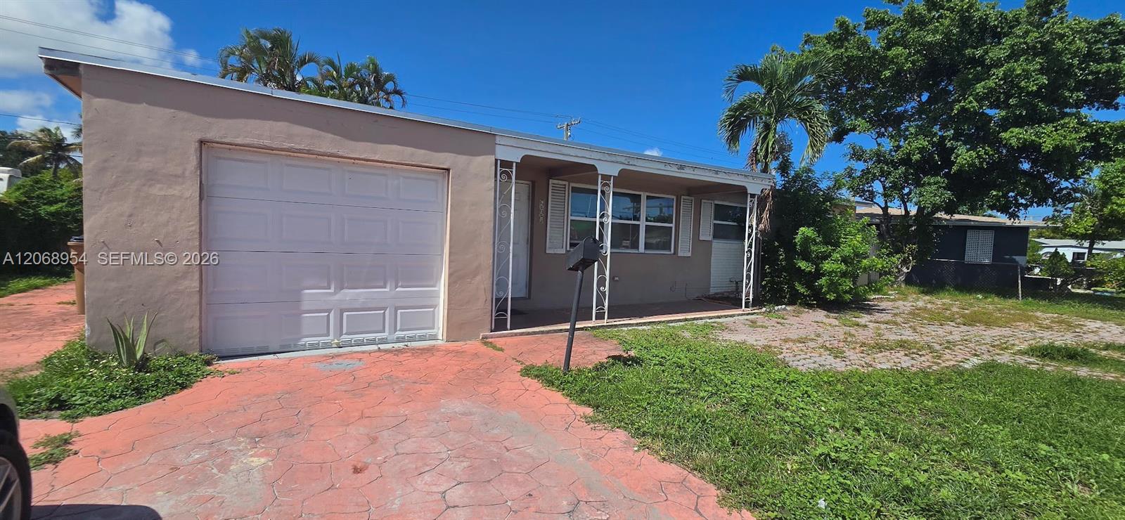 601 W Sample Rd — Photo 2