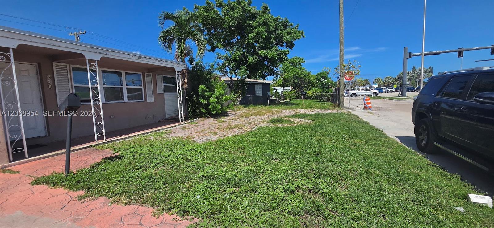 601 W Sample Rd — Photo 5