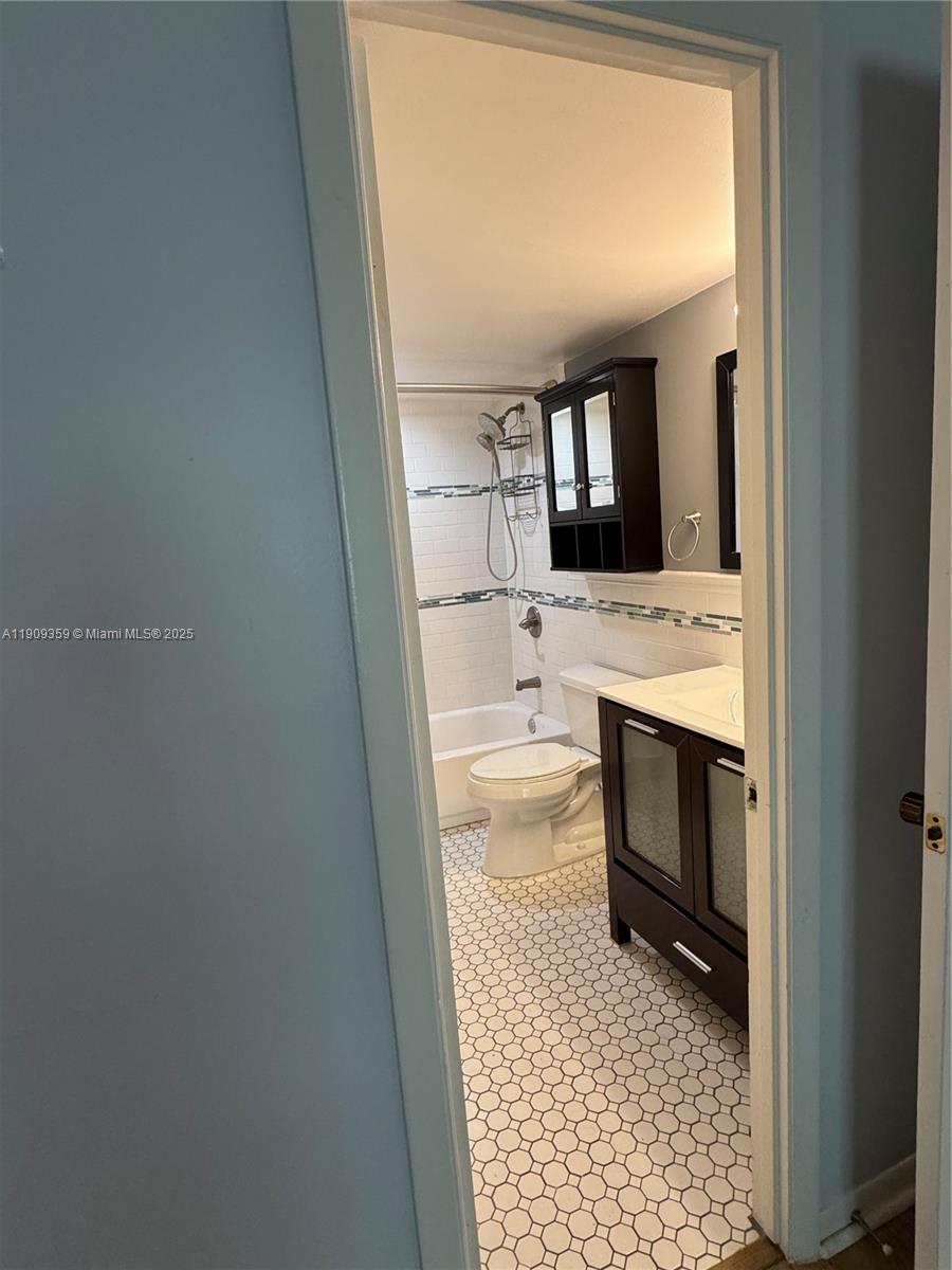 8411 NW 8th St # 203 — Photo 4