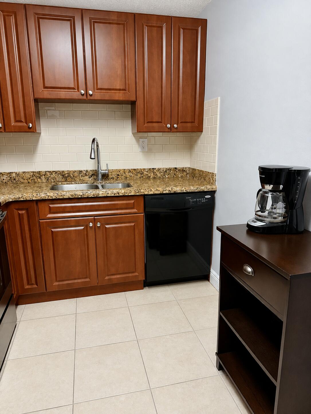 405 MEADOWS Circle # 405 — Photo 2