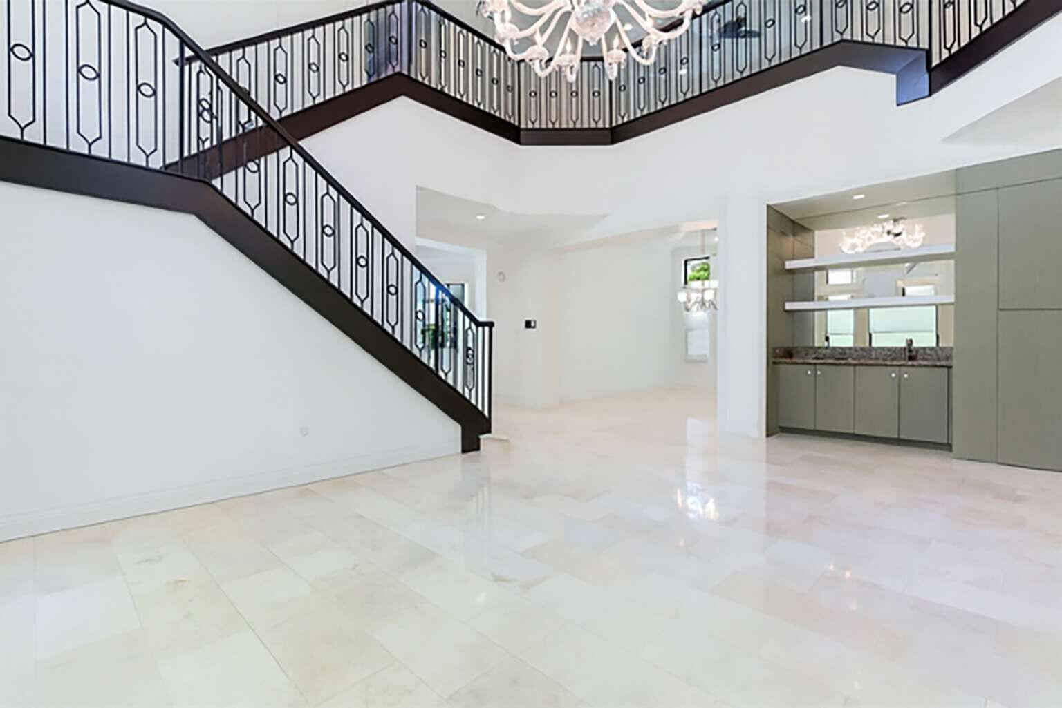 8151 Lost Creek Lane — Photo 4
