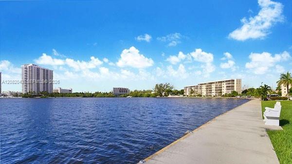 2861 Leonard Dr # F207, Aventura FL 33160