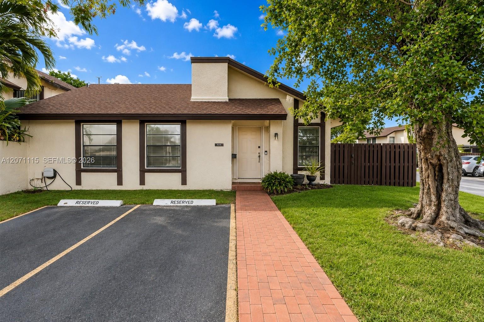 525 NW 100th Ct # 525, Miami FL 33172