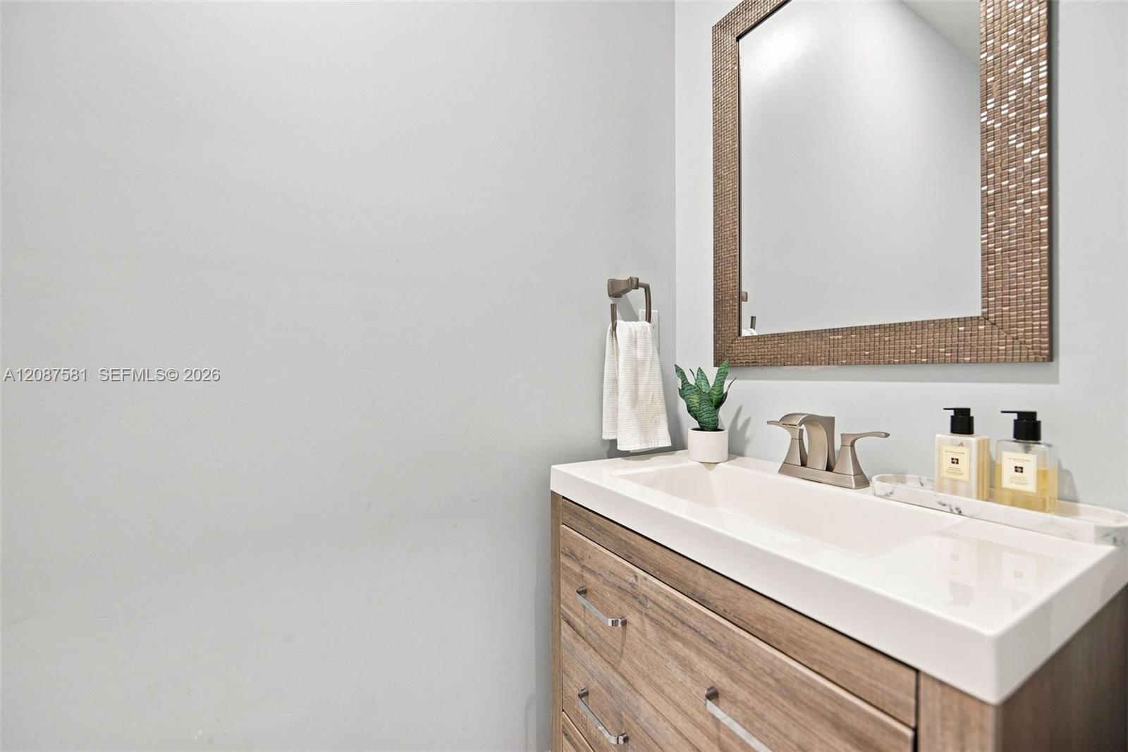 156 SW 185th Way — Photo 4