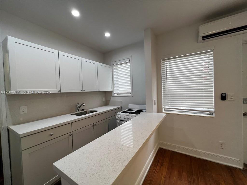 1557 Euclid Ave # 6 — Photo 4