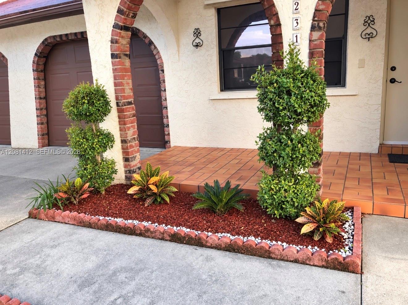 23115 Barwood Park Ln — Photo 2