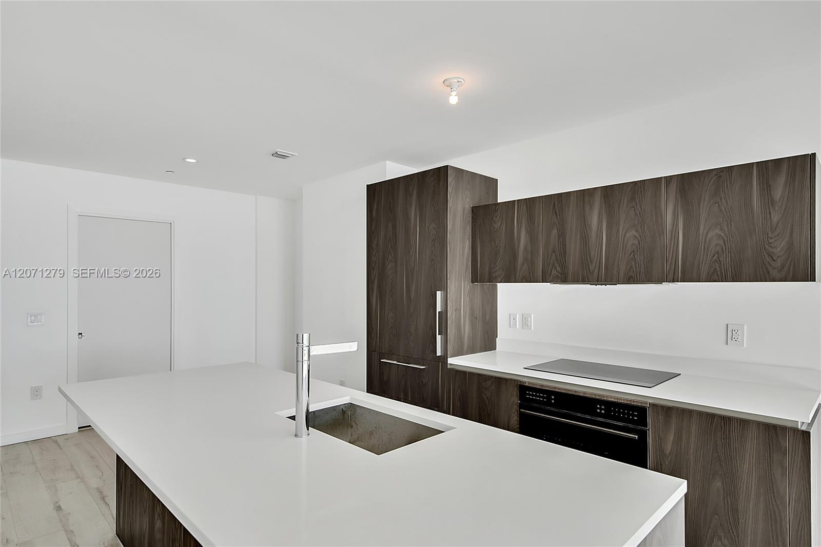 480 NE 31st St # 904 View 5