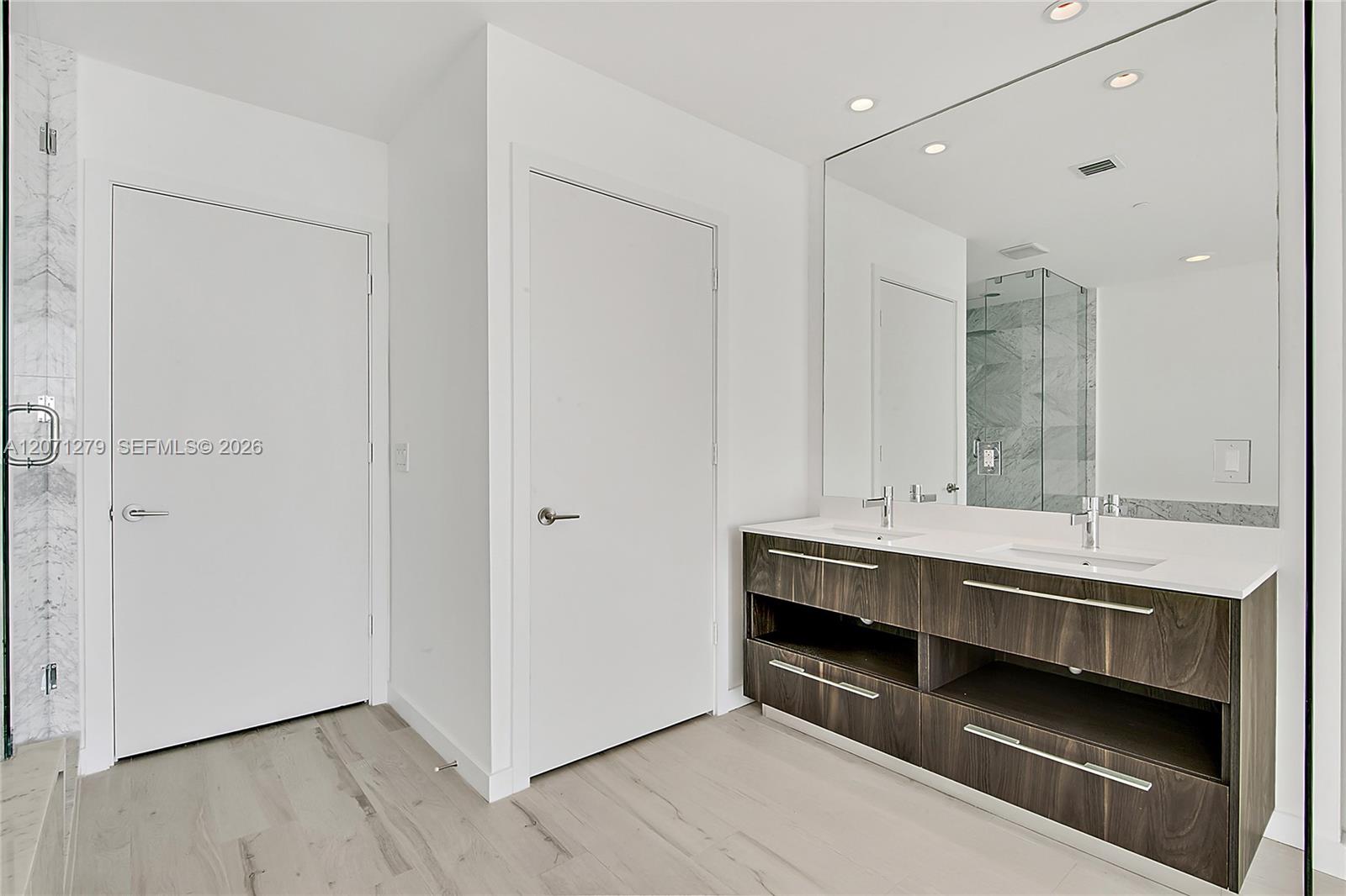 480 NE 31st St # 904 View 8