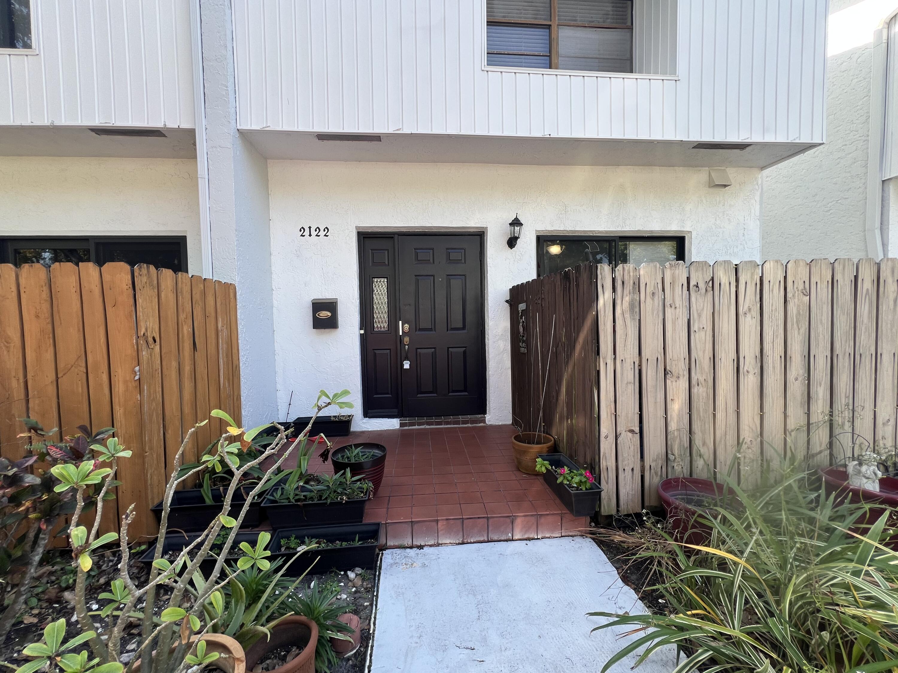 2122 NE 44th Street, Lighthouse Point FL 33064