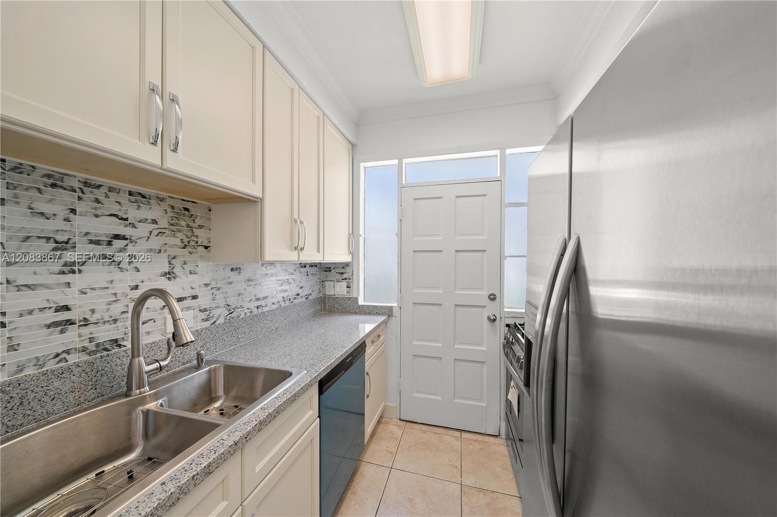 4720 Pine Tree Dr # 6 — Photo 4