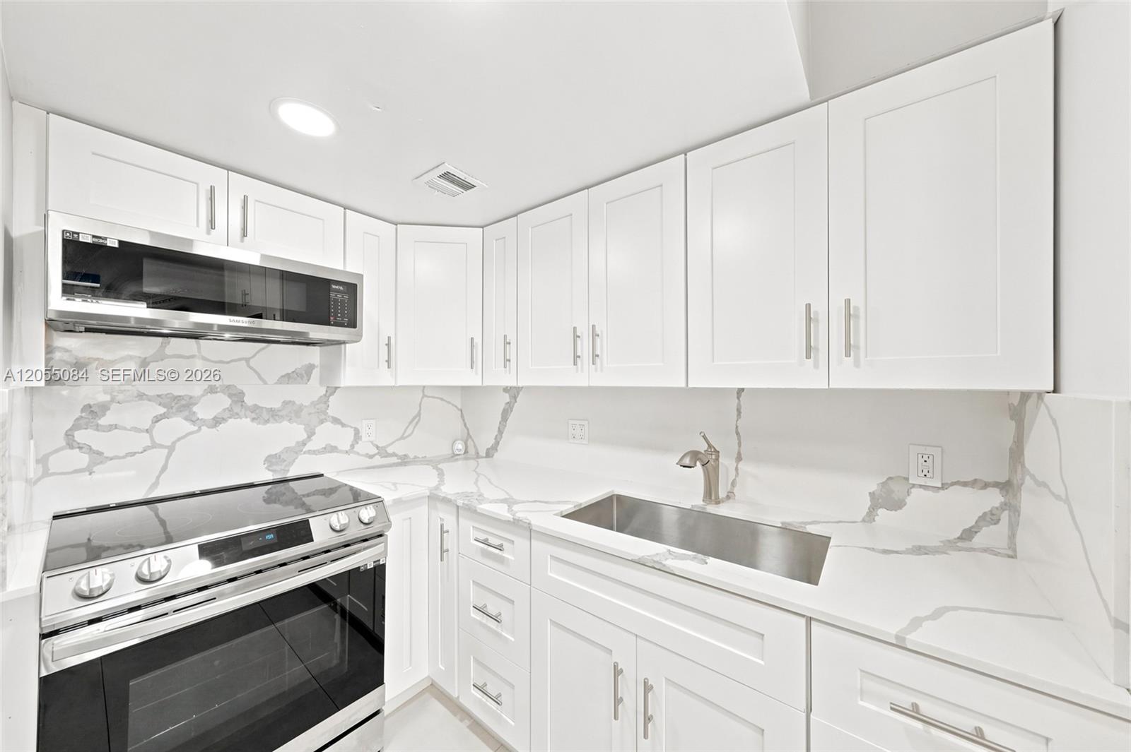 5255 W 26th Ct # 803, Hialeah FL 33016