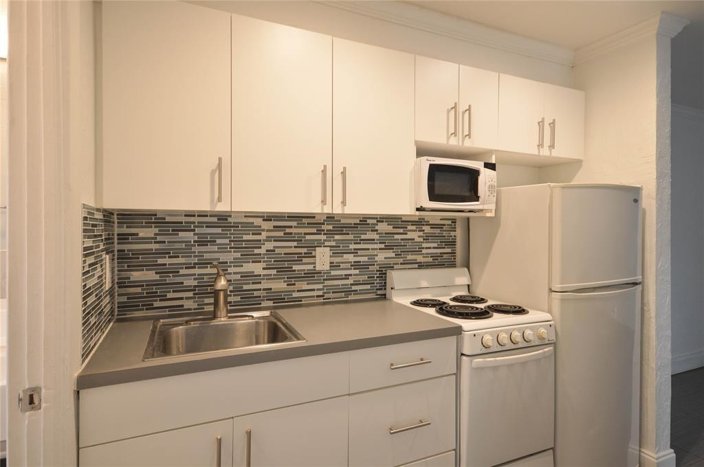 835 NE 15TH Avenue # 5 — Photo 4