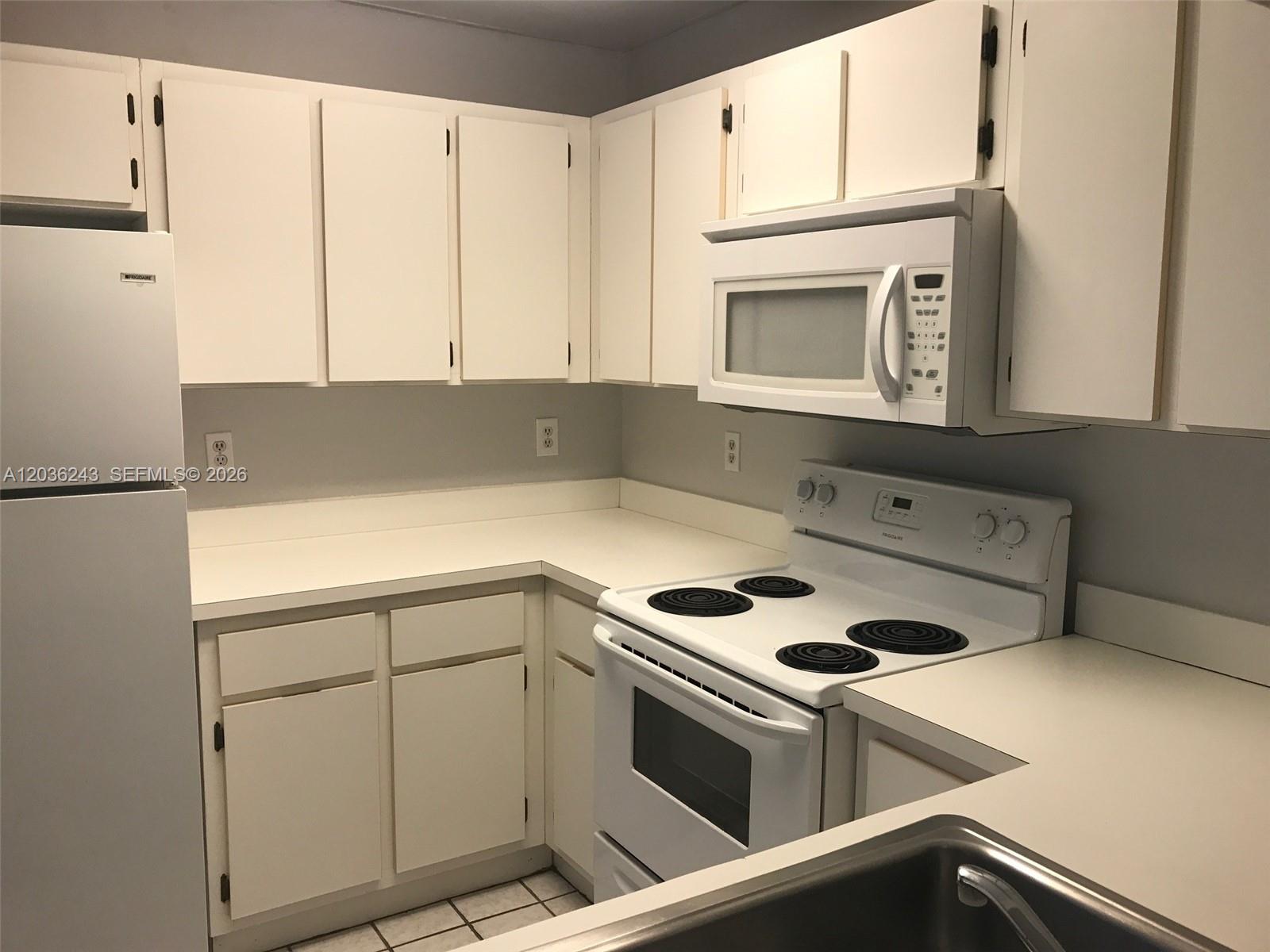 9810 Hammocks Blvd # 202, Miami FL 33196