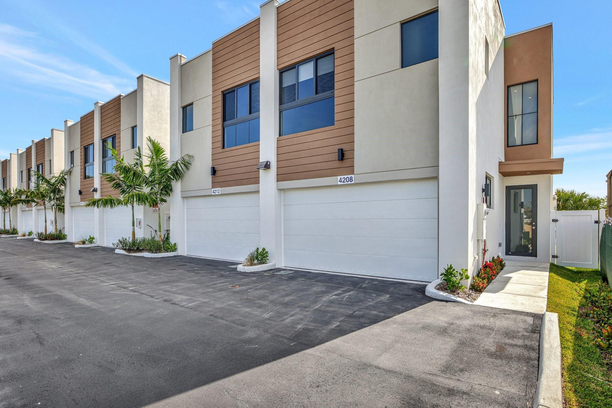 4208 NE 7TH Terrace, Oakland Park FL 33334