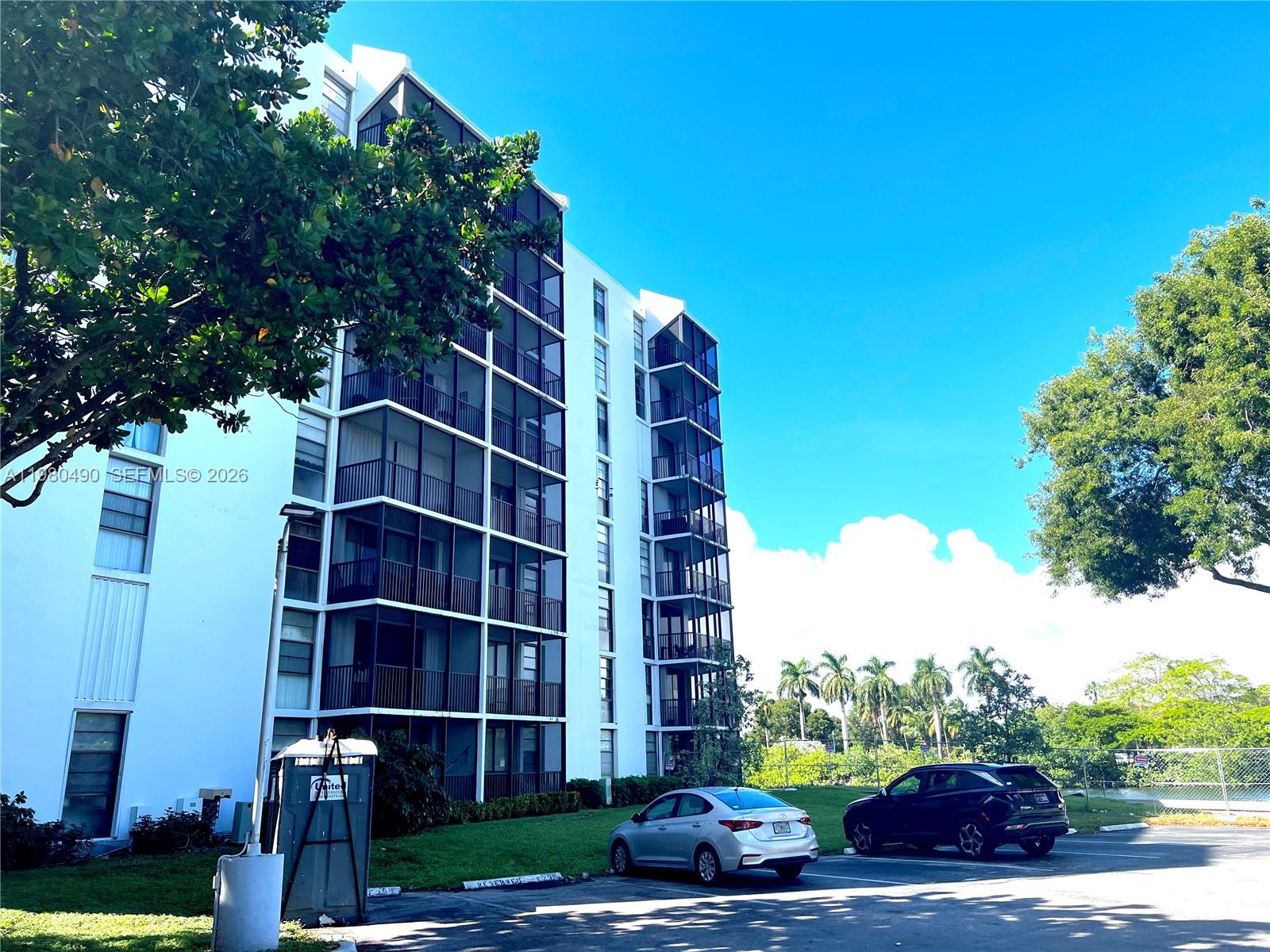 3475 N Country Club Dr # 716, Aventura FL 33180