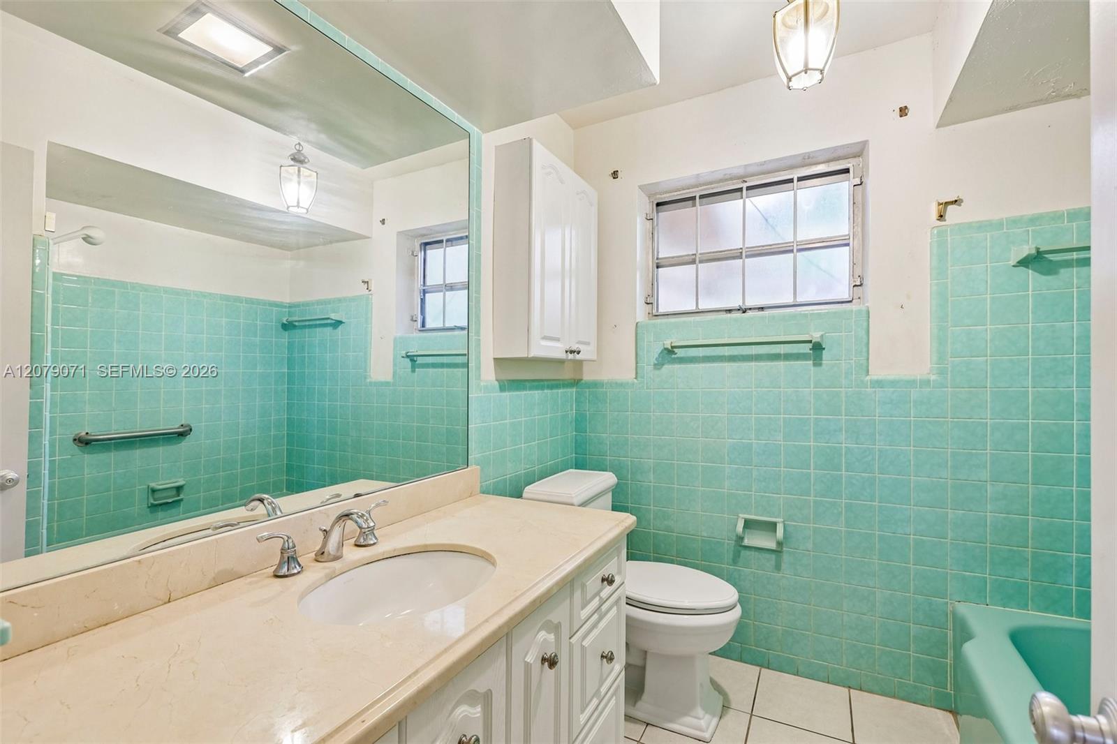 3121 Hollywood Blvd — Photo 4