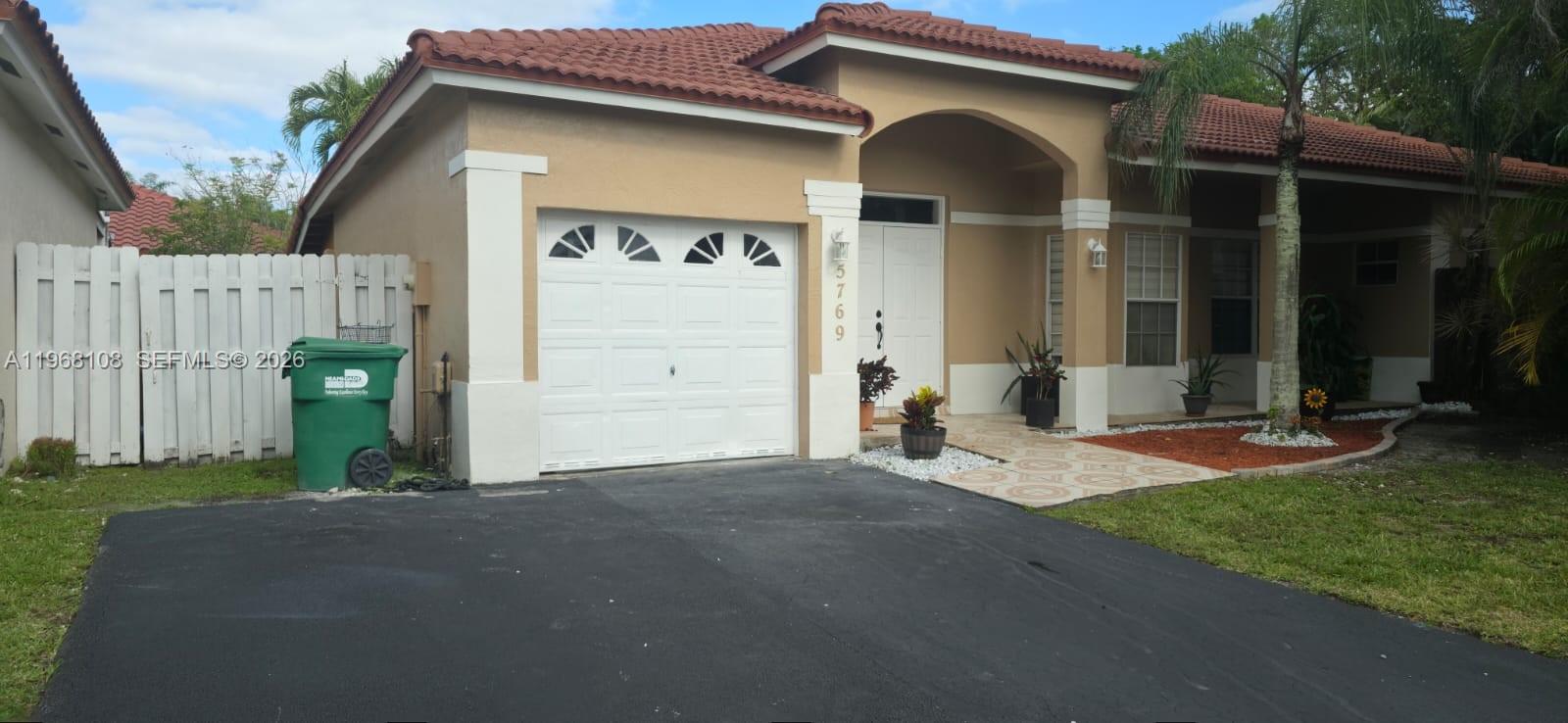5769 NW 99th Ave, Doral FL 33178