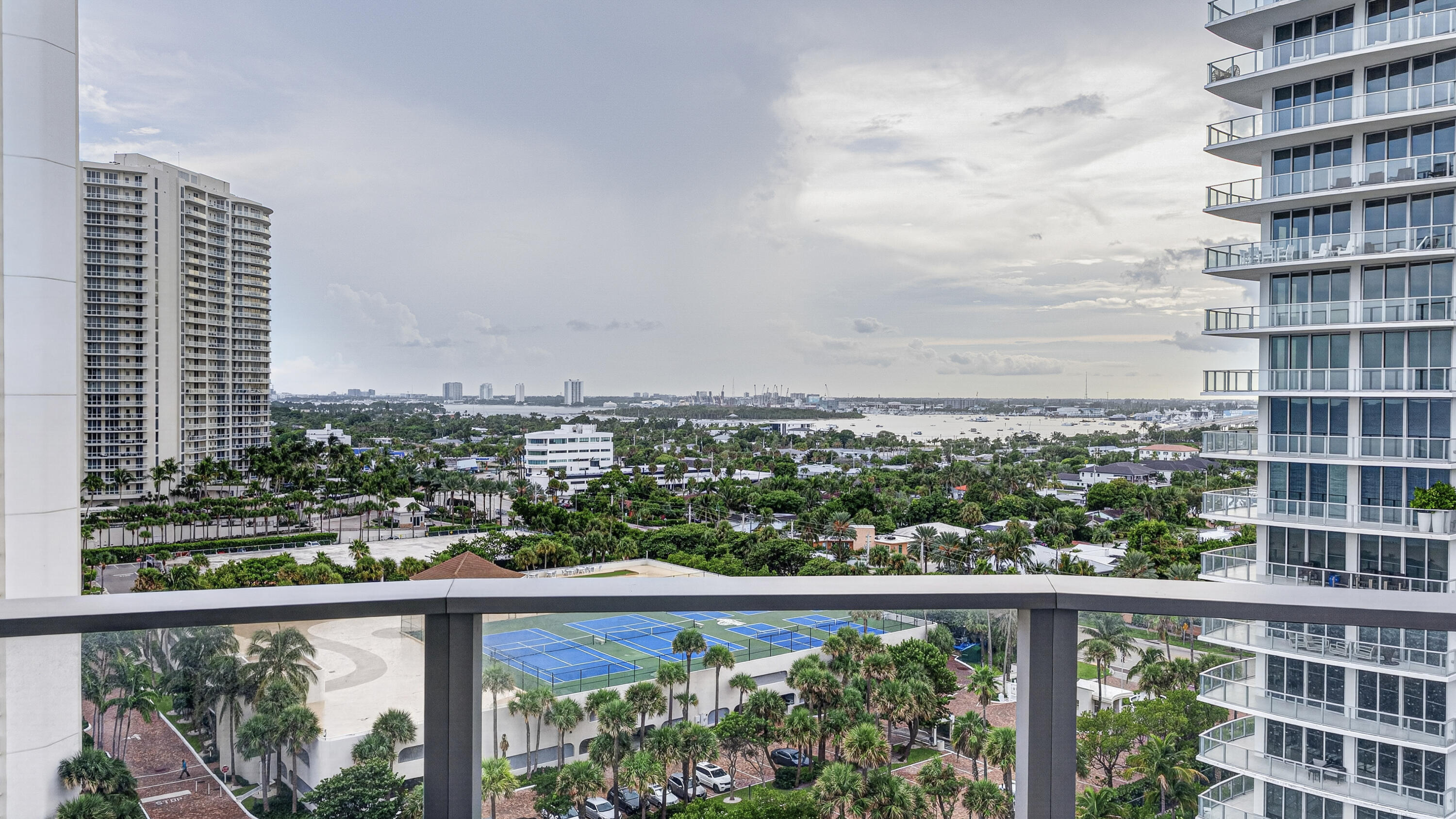 3100 N Ocean Drive # H1107 — Photo 4