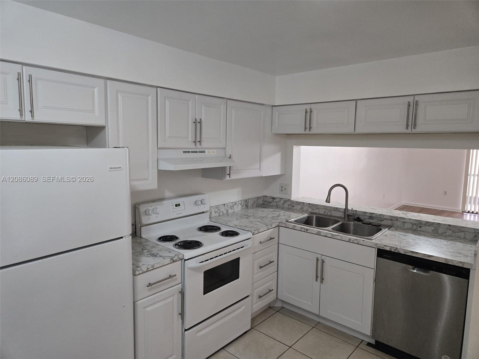 2257 SW 80th Ter # 0 — Photo 5