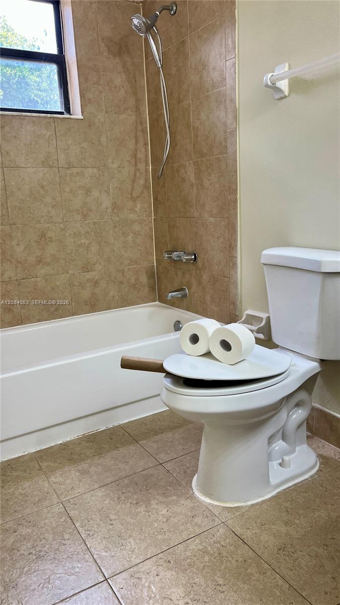 686 NW 114th Ave # 101 — Photo 3