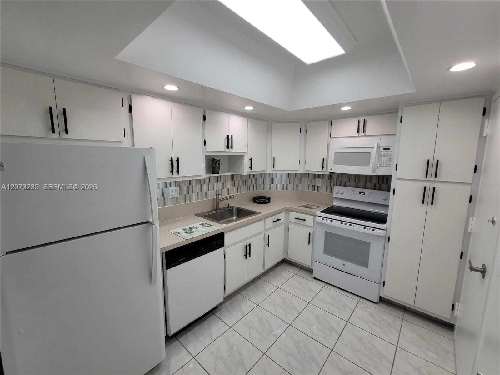 300 Bayview Dr # 603 — Photo 4