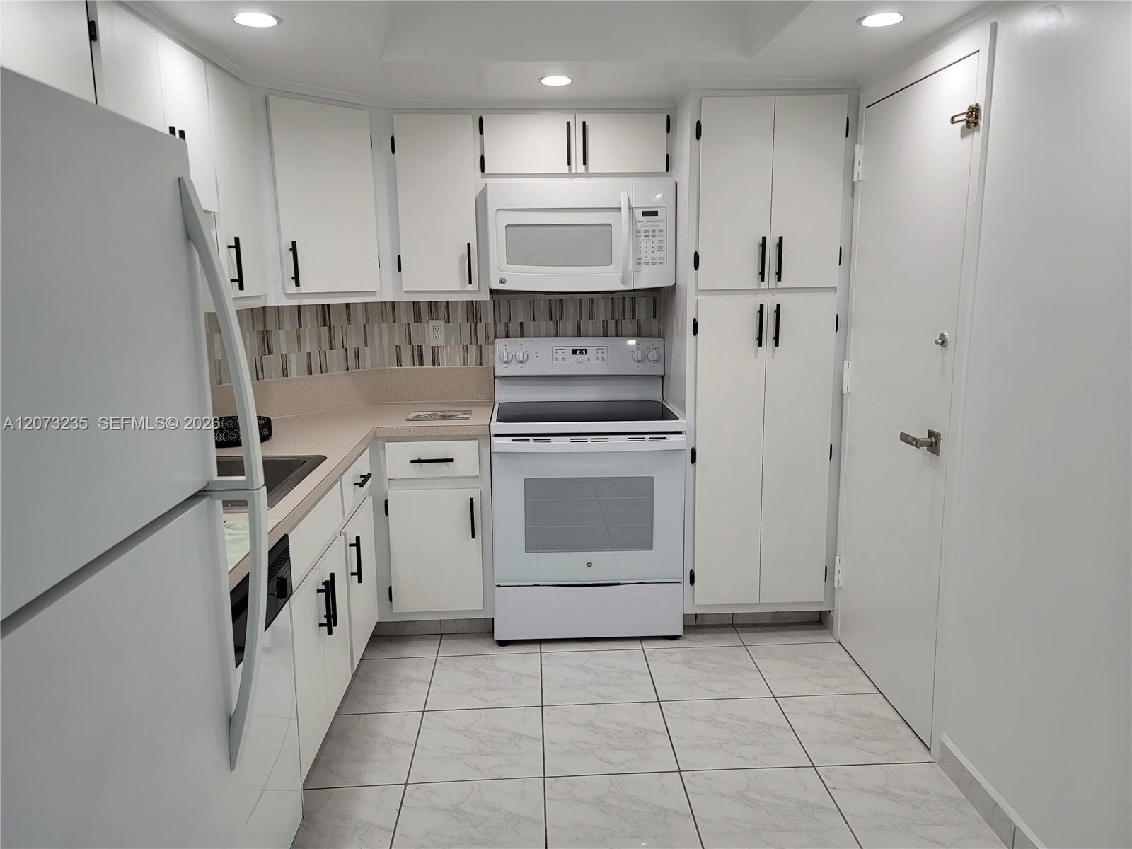 300 Bayview Dr # 603 — Photo 5