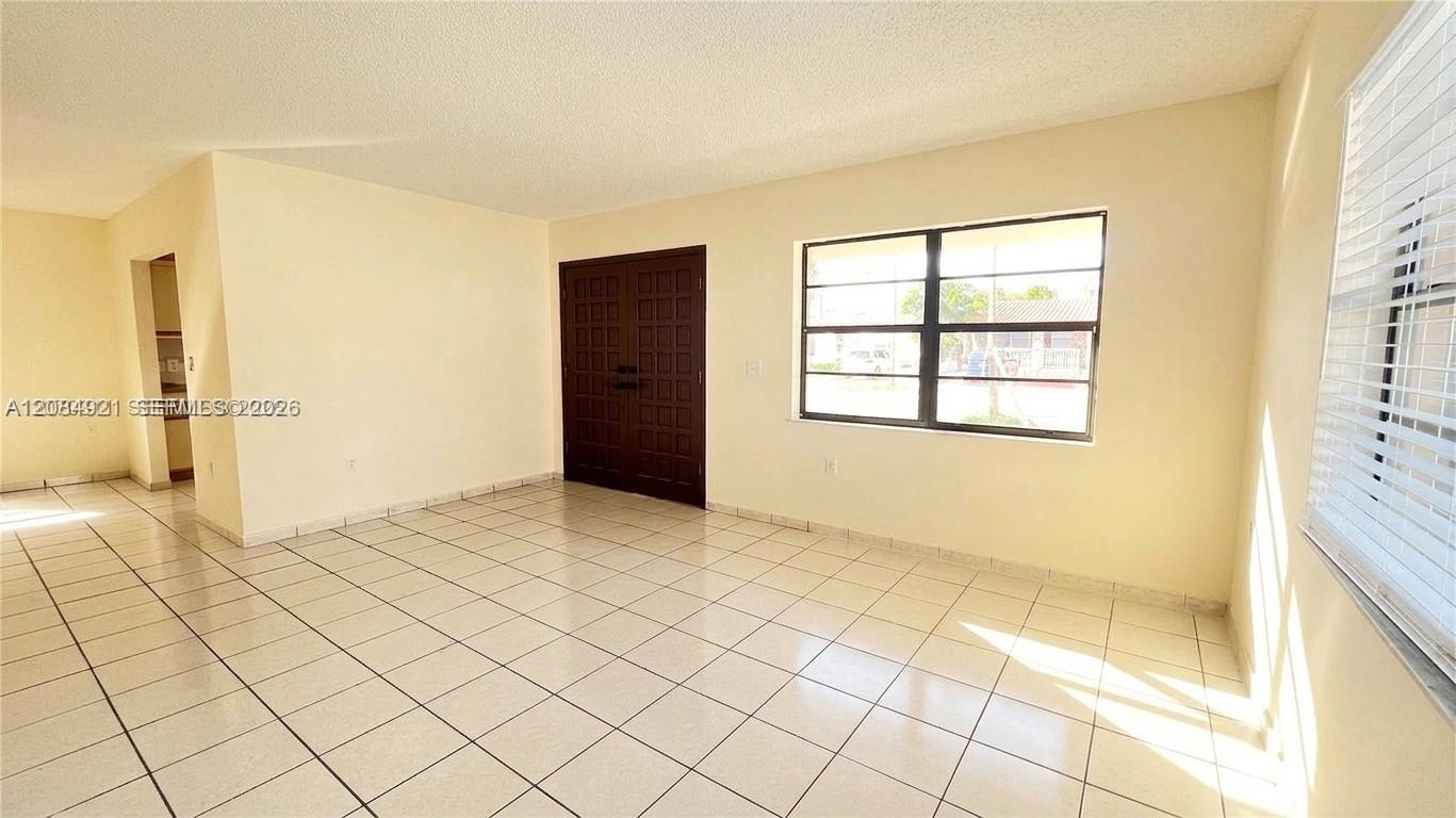 2820 SW 25th St # 2820 — Photo 4