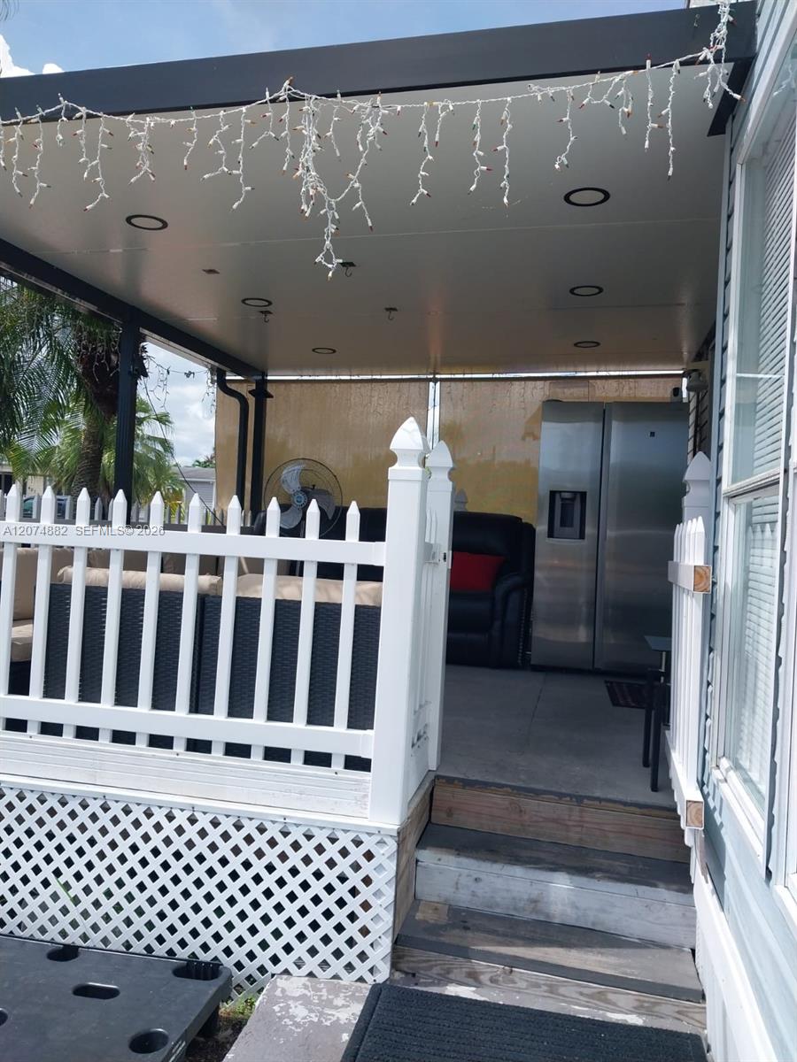 19800 SW 180th Ave   lot#392 — Photo 3