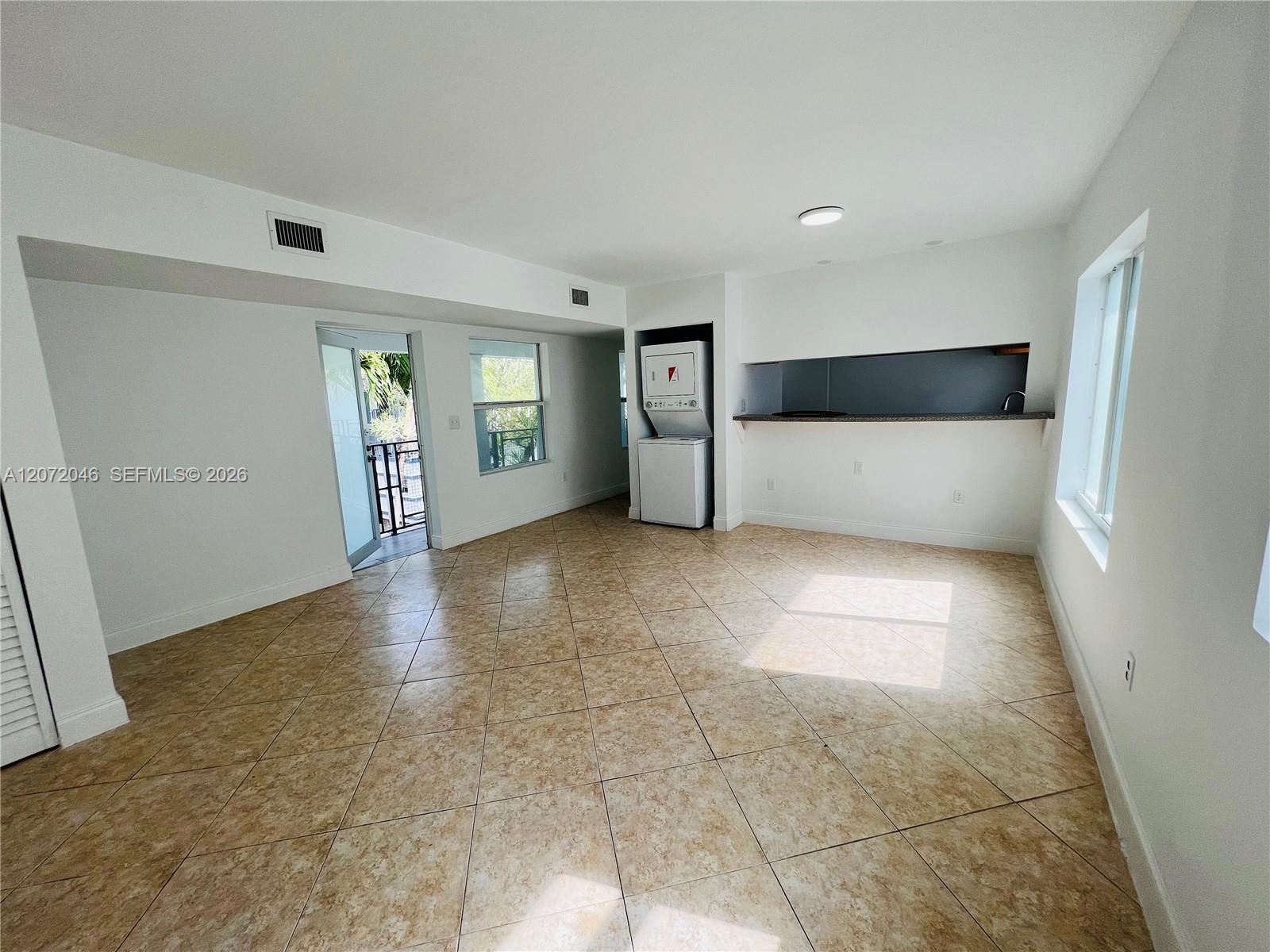 950 Bay Dr # 6 — Photo 3