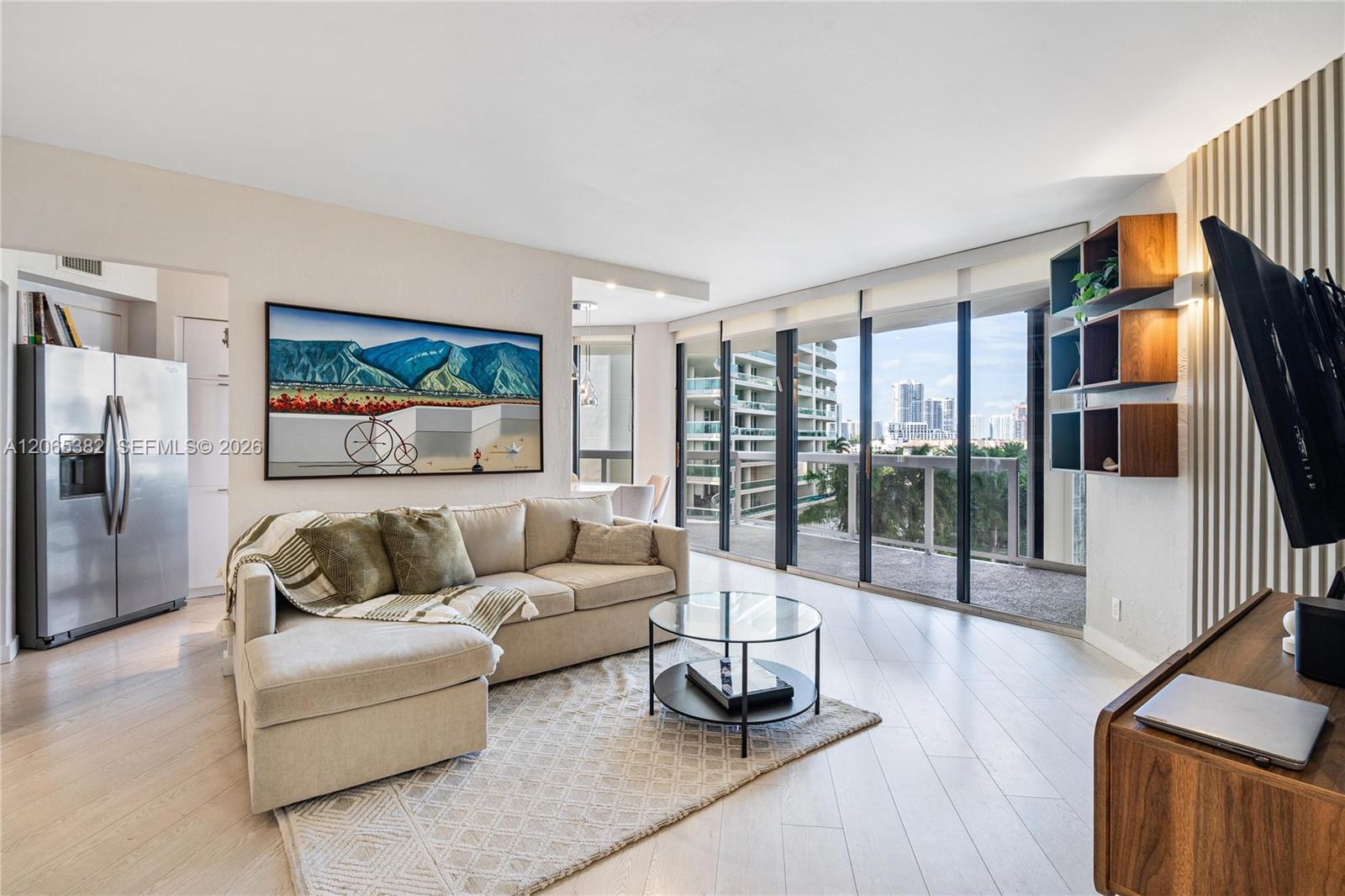 20185 E Country Club Dr # 604+DEN, Aventura FL 33180
