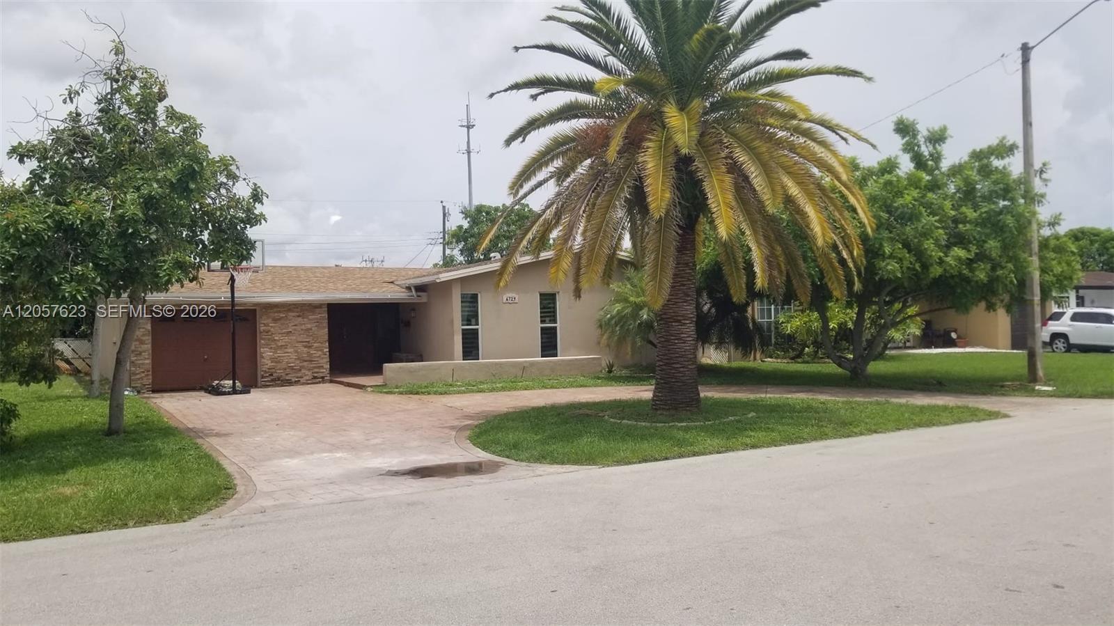 6729 Arbor Dr, Miramar FL 33023
