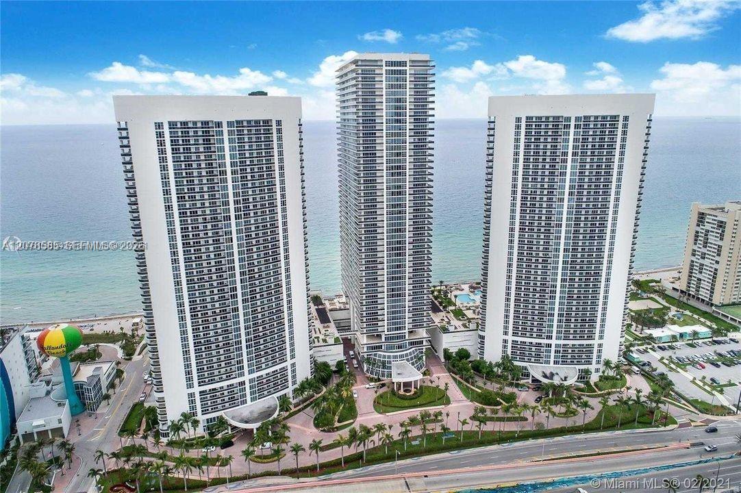 1850 S Ocean Dr # 909 — Photo 2
