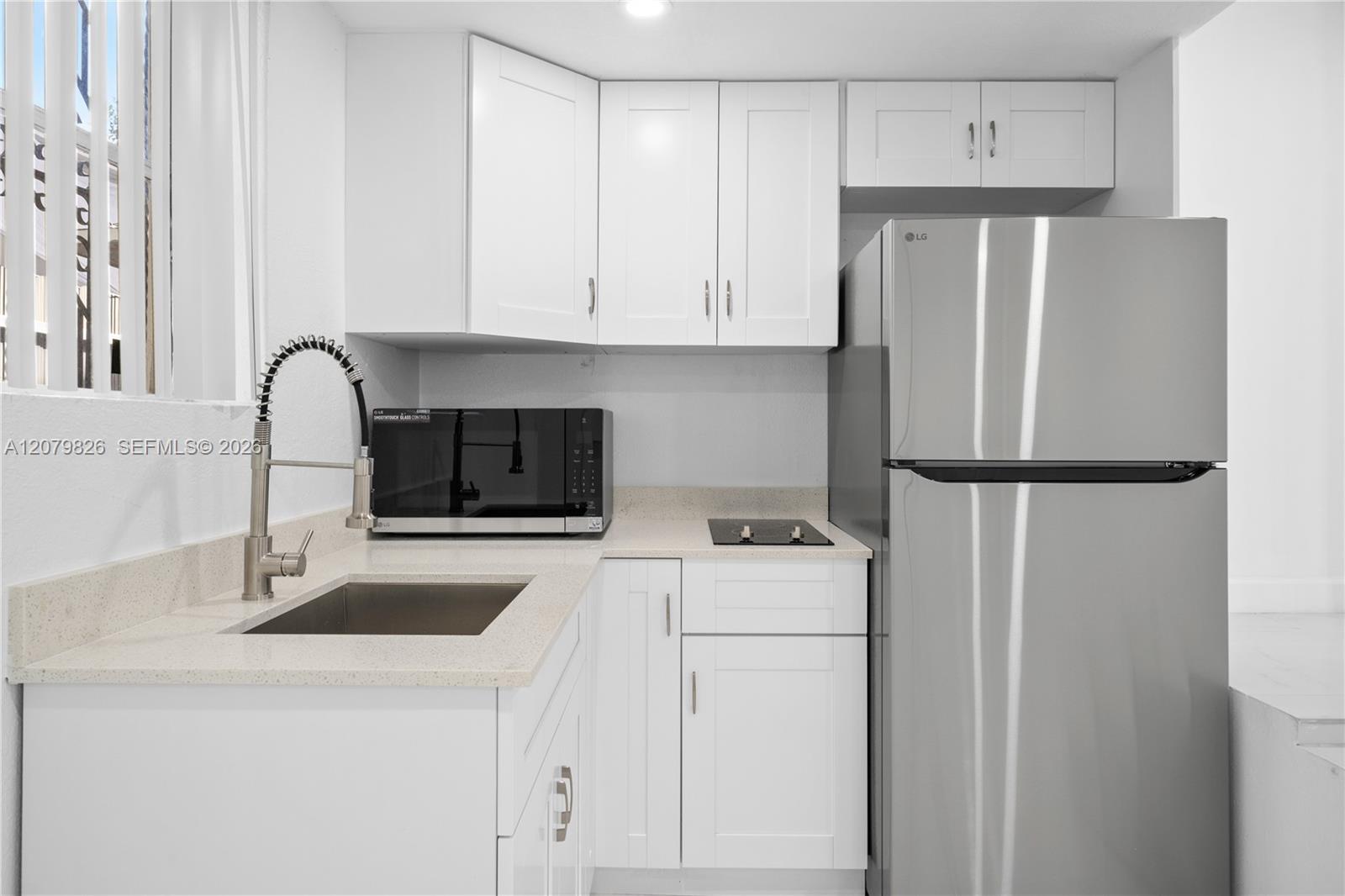 411 SW 34th Ave # 2 — Photo 4