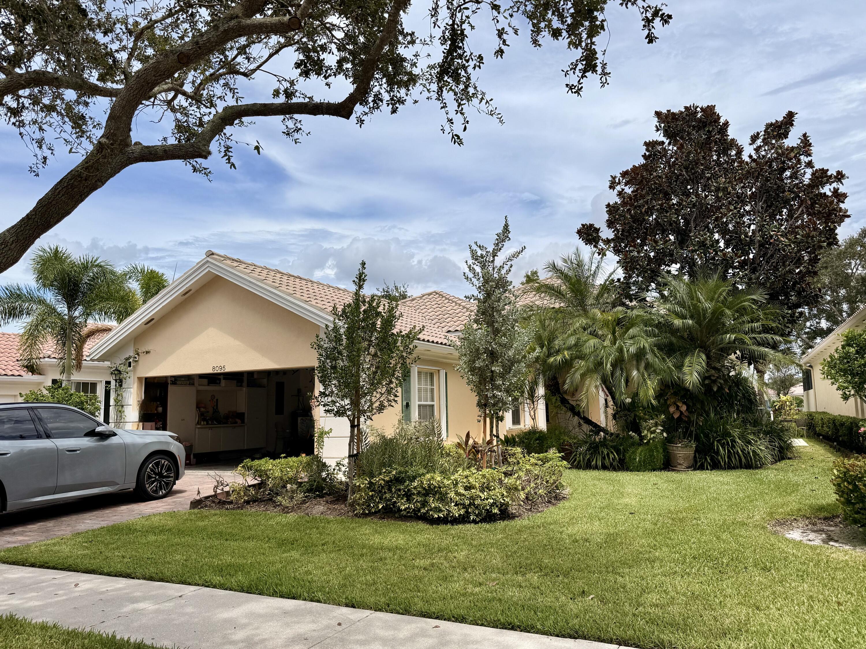 8095 LABORIE Lane — Photo 4